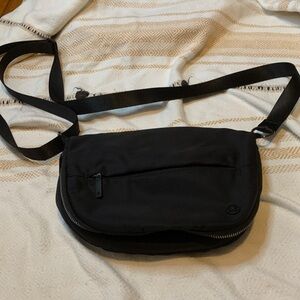 Gaiam Capri Crossbody Bag in Black